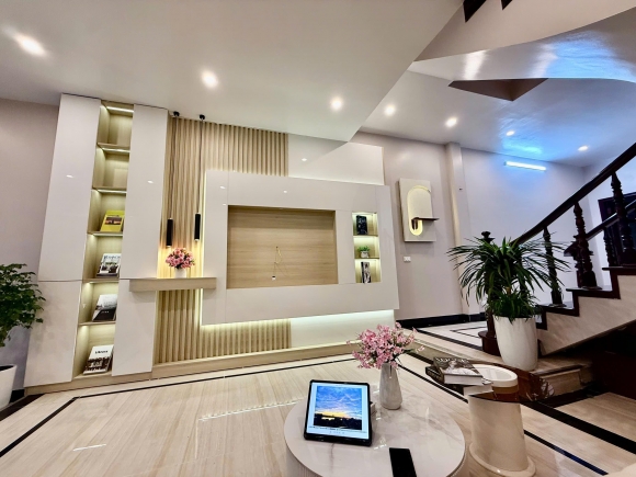 Bán nhà Kim Đồng 57m2 x 6 tầng, mặt tiền 4.5m, giá 32 tỷ
