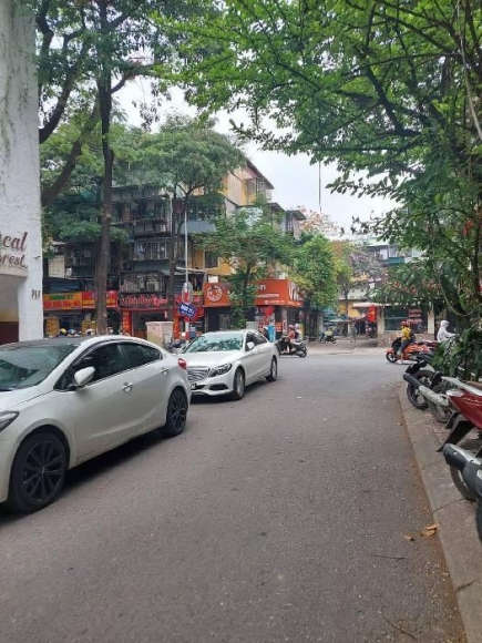 -BÁN NHÀ TẬP THỂ: NGHĨA TÂN- PHỐ TÔ HIỆU-SẦM UẤT - KINH DOANH TỐT-3,4 TỈ.