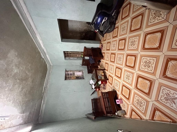 BÁN ĐẤT TẶNG NHÀ CŨ - GẦN PHỐ - TRUNG TÂM ĐỐNG ĐA - NHIỀU TIỆN ÍCH XUNG QUANH