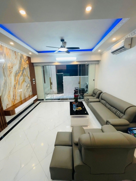 Nhà 5 tầng x 36m2 Ngọc Hồi, Tứ Hiệp, 3 bước ra ô tô, chỉ 5.85 tỷ