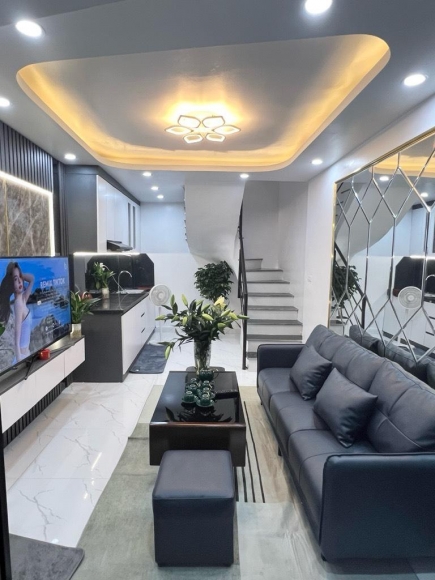 VỊ TRÍ ĐẸP Ô TÔ 4 CHỖ LÙI CỬA 20M RA Ô TÔ TRÁNH